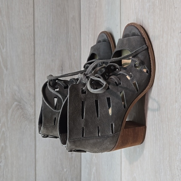 Vince Camuto Women Tressa Ankle Zip Back Heels Lace Up open toe shoes sz 6.5M - Picture 3 of 12